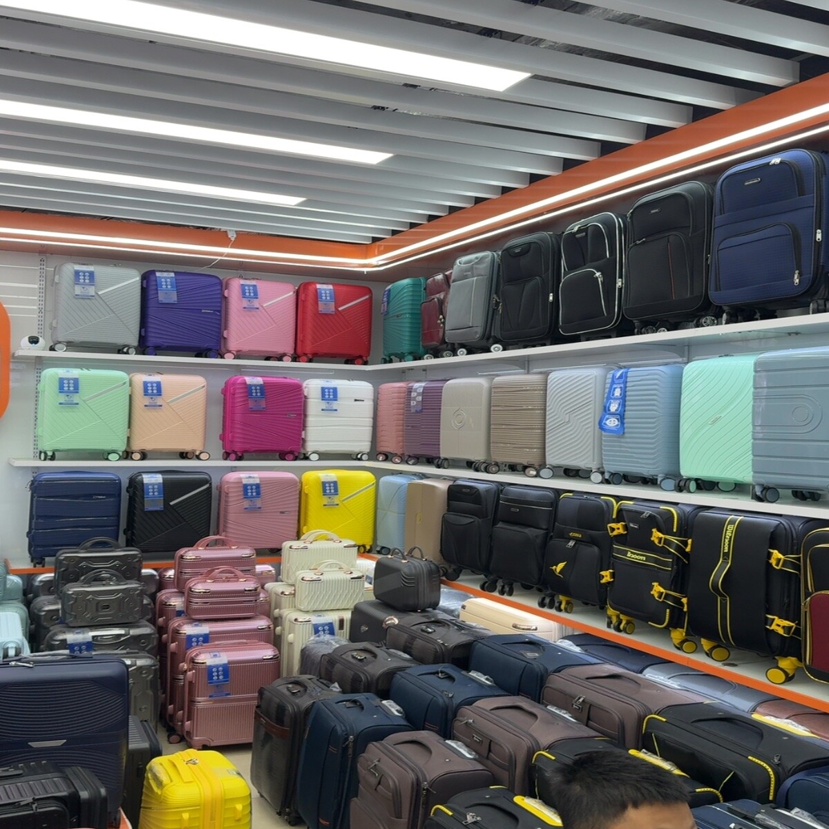 Colorful Suitcases Wholesale China